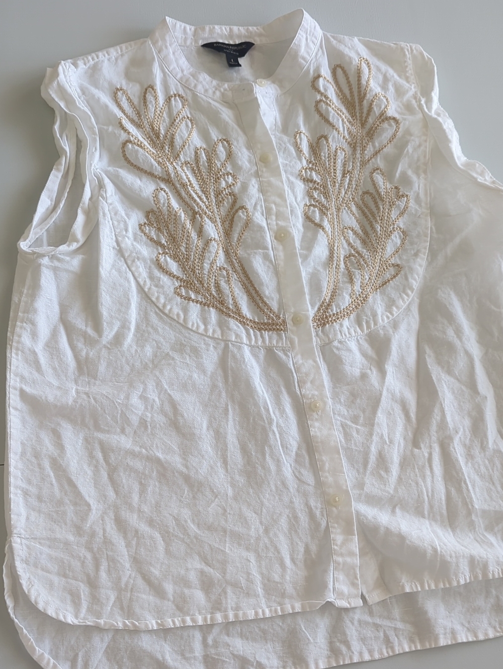 Banana Republic White Sleeveless Button-Down Top with Beige Embroidery